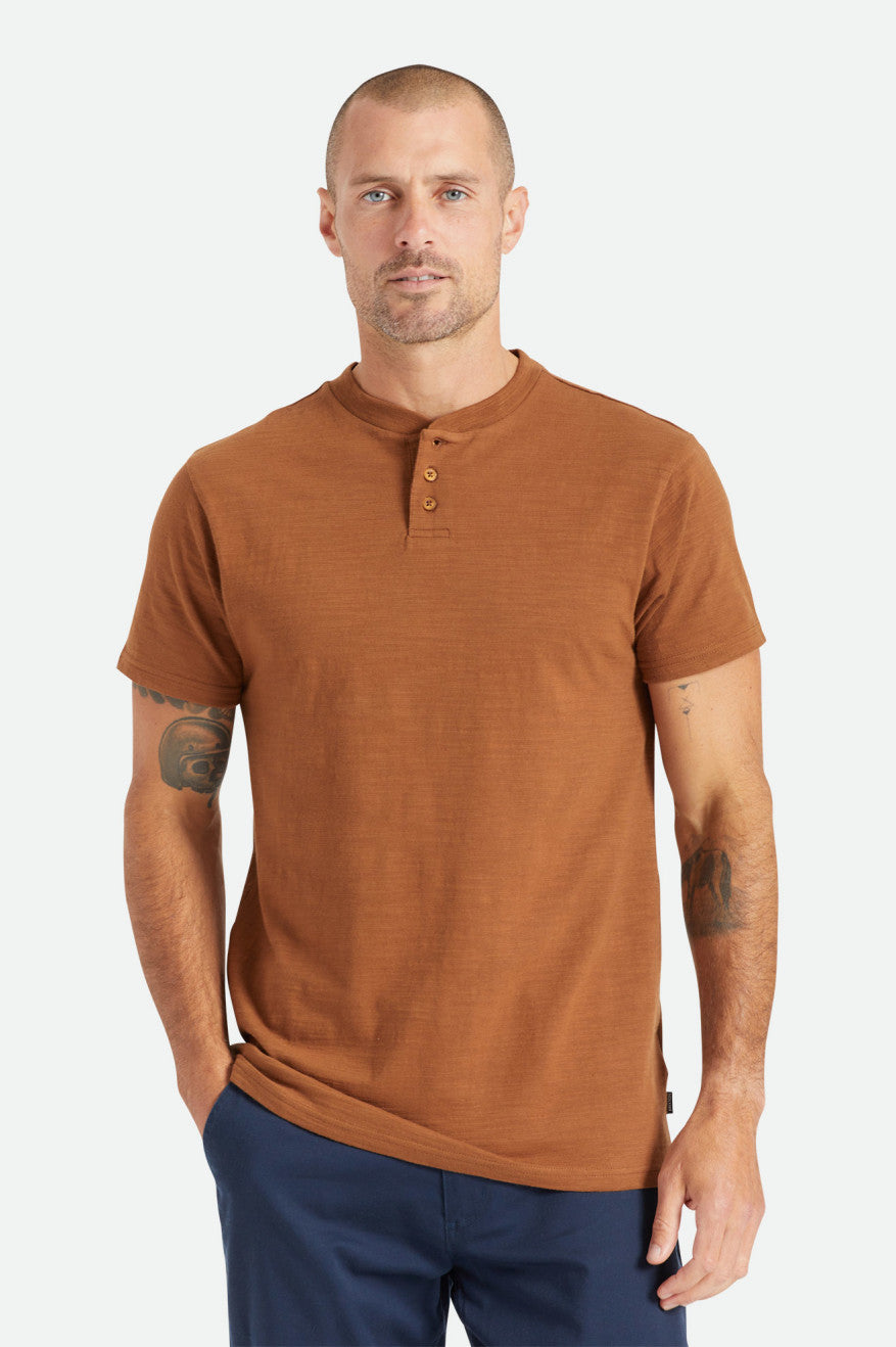 Dzianina Męskie Brixton Basic Slub S/S Henley Brązowe | EIVMD-5204